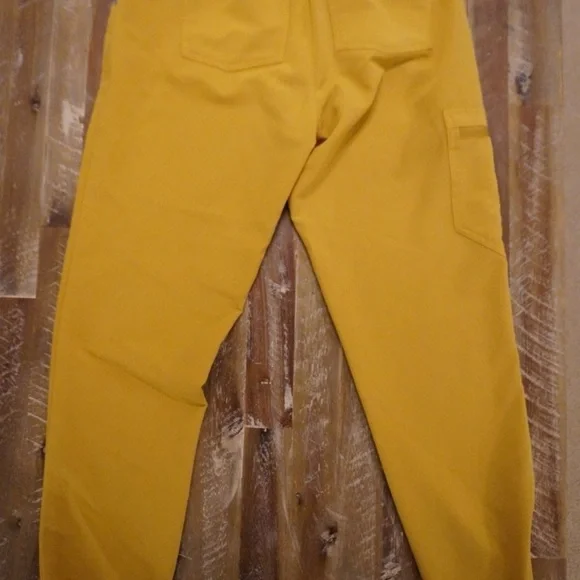Figs Women’s RARE FIND Mustard Yellow Scrub Set. XS. - Picture 6 of 10